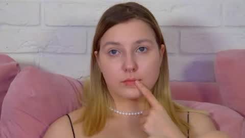 Snapshot of tinaburton chatting on July 9, 2026, 4:44 pm TinaBurton online show from July 9, 2026, 4:44 pm