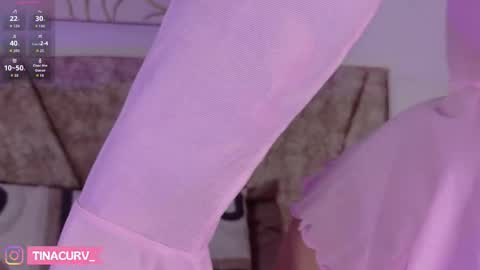 Snapshot of tinacurv chatting on November 3, 2025, 7:26 pm tinacurv online show from November 3, 2025, 7:26 pm