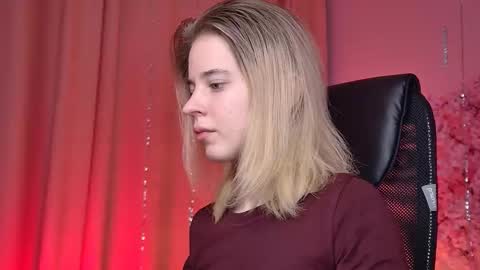 Tina Davil online show from February 6, 2026, 9:23 am