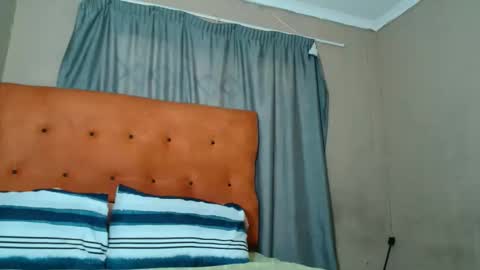 tinagiant online show from April 22, 2026, 6:05 am