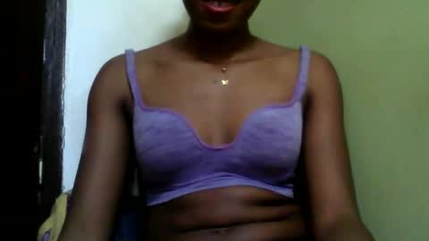 tinah235702 online show from November 13, 2025, 7:29 am