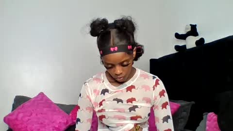Snapshot of tinashe004 chatting on July 7, 2026, 5:39 pm tinashe online show from July 7, 2026, 5:39 pm