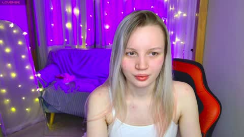 tinasiner online show from January 1, 2025, 1:48 pm