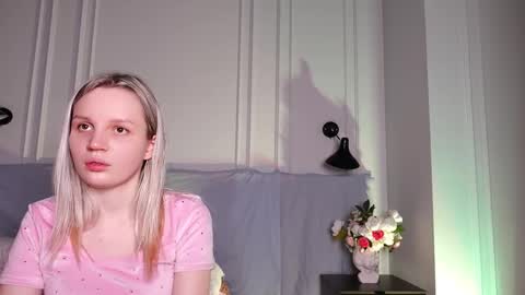 tinasiner online show from February 9, 2025, 4:50 pm