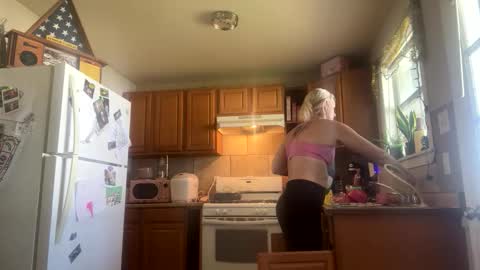 tinatinatina1738 online show from March 12, 2026, 5:52 pm