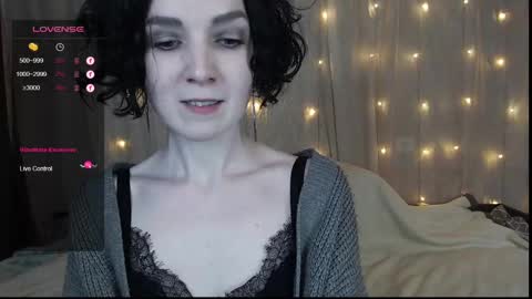 Snapshot of tinawincee chatting on December 8, 2024, 7:47 am Tina online show from December 8, 2024, 7:47 am