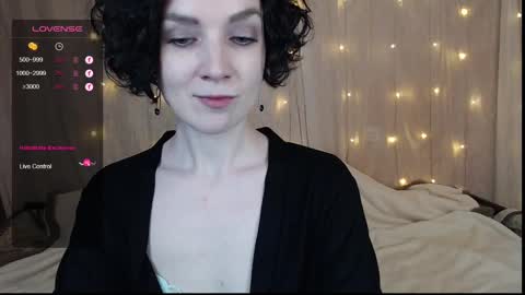 Snapshot of tinawincee chatting on January 4, 2025, 7:55 am Tina online show from January 4, 2025, 7:55 am