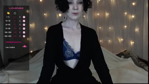 Snapshot of tinawincee chatting on January 9, 2025, 5:34 am Tina online show from January 9, 2025, 5:34 am