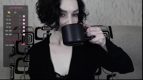 Snapshot of tinawincee chatting on January 29, 2025, 5:30 am Tina online show from January 29, 2025, 5:30 am