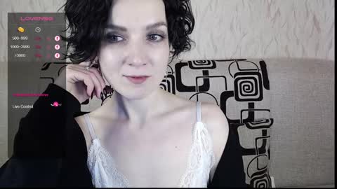 Snapshot of tinawincee chatting on February 26, 2025, 9:10 am Tina online show from February 26, 2025, 9:10 am