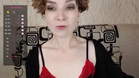 Snapshot of tinawincee chatting on September 18, 2025, 5:20 am Tina online show from September 18, 2025, 5:20 am