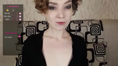 Snapshot of tinawincee chatting on October 19, 2025, 4:46 am Tina online show from October 19, 2025, 4:46 am