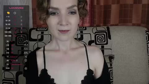 Snapshot of tinawincee chatting on June 7, 2026, 5:00 am Tina online show from June 7, 2026, 5:00 am