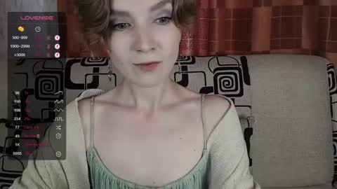 Snapshot of tinawincee chatting on June 25, 2026, 4:45 am Tina online show from June 25, 2026, 4:45 am