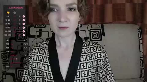 Snapshot of tinawincee chatting on July 4, 2026, 5:02 am Tina online show from July 4, 2026, 5:02 am