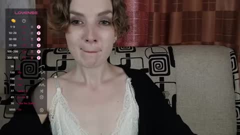 Snapshot of tinawincee chatting on July 18, 2026, 5:33 am Tina online show from July 18, 2026, 5:33 am