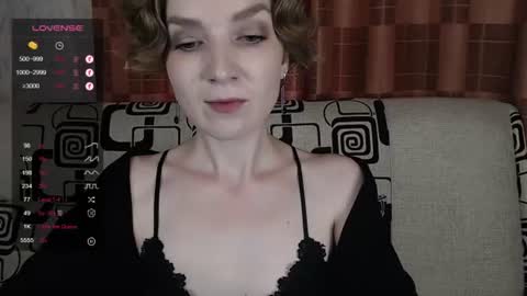 Snapshot of tinawincee chatting on July 19, 2026, 4:05 am Tina online show from July 19, 2026, 4:05 am
