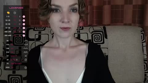 Snapshot of tinawincee chatting on July 26, 2026, 4:42 am Tina online show from July 26, 2026, 4:42 am