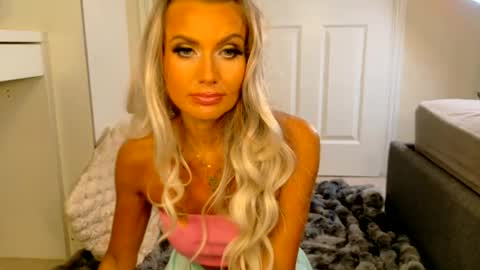 Snapshot of tinkerbell822 chatting on June 15, 2026, 7:43 am tinkerbell822 online show from June 15, 2026, 7:43 am