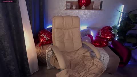 TinkerrBelll online show from February 9, 2025, 7:30 pm