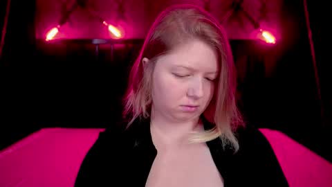 TinkerrBelll online show from October 1, 2025, 7:20 pm