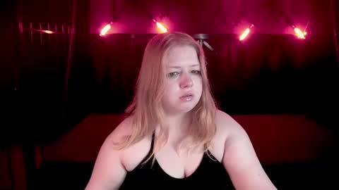 TinkerrBelll online show from June 9, 2026, 7:03 pm