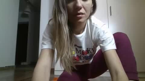 Snapshot of tinna21 chatting on April 29, 2026, 8:15 pm tinna21 online show from April 29, 2026, 8:15 pm