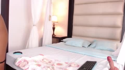 Snapshot of tinnataylor chatting on October 10, 2025, 8:19 pm Tina online show from October 10, 2025, 8:19 pm