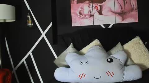 tinny_noa online show from June 1, 2026, 11:12 am