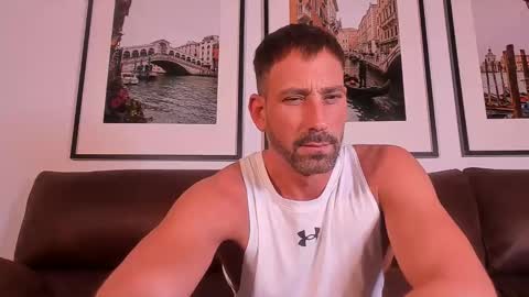 Snapshot of tinoclandestino chatting on December 15, 2024, 6:59 pm tinoclandestino online show from December 15, 2024, 6:59 pm