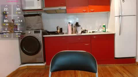 Tiny Caroline online show from February 25, 2025, 9:35 pm