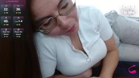 Snapshot of tiny_caroline chatting on April 17, 2026, 9:07 pm Tiny Caroline online show from April 17, 2026, 9:07 pm