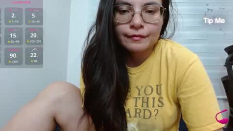 Snapshot of tiny_caroline chatting on April 19, 2026, 4:56 am Tiny Caroline online show from April 19, 2026, 4:56 am