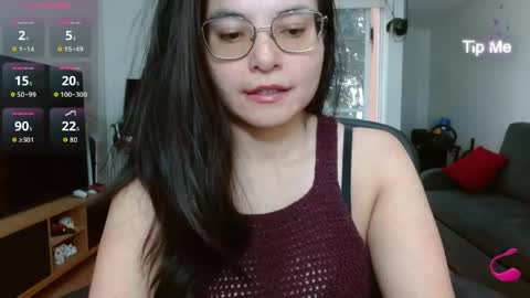 Snapshot of tiny_caroline chatting on April 21, 2026, 10:23 pm Tiny Caroline online show from April 21, 2026, 10:23 pm