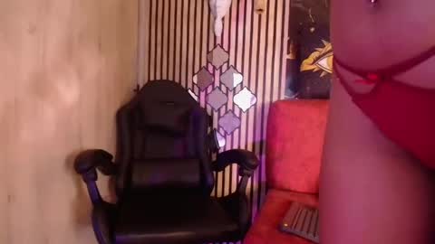 Snapshot of tiny_cherry chatting on May 7, 2026, 4:51 am Tiny online show from May 7, 2026, 4:51 am