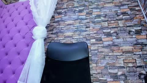 Snapshot of tiny_love_ chatting on December 28, 2024, 8:26 am tiny online show from December 28, 2024, 8:26 am