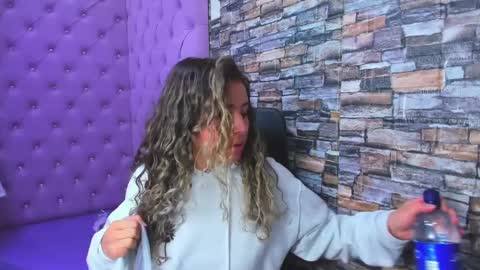 Snapshot of tiny_love_ chatting on January 11, 2025, 2:09 am tiny online show from January 11, 2025, 2:09 am