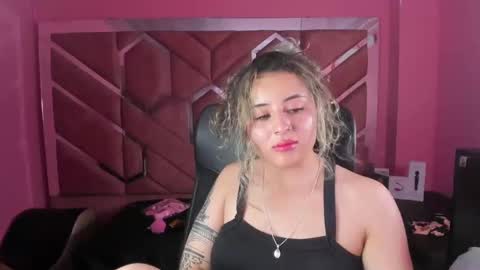 Snapshot of tiny_love_ chatting on February 6, 2025, 8:39 am tiny online show from February 6, 2025, 8:39 am