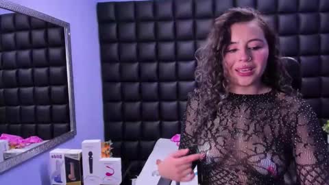 Snapshot of tiny_love_ chatting on September 28, 2025, 3:34 am tiny online show from September 28, 2025, 3:34 am