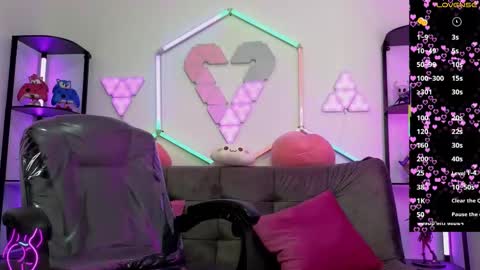 Snapshot of tiny_vixen_ chatting on January 24, 2025, 7:49 pm tiny_vixen_ online show from January 24, 2025, 7:49 pm