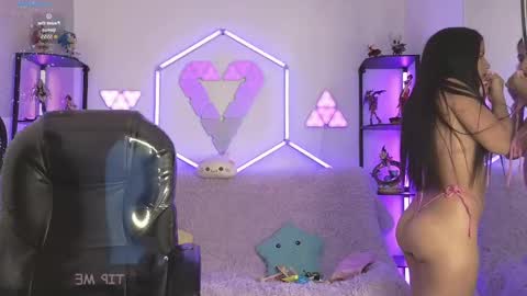 Snapshot of tiny_vixen_ chatting on September 29, 2025, 2:44 pm tiny_vixen_ online show from September 29, 2025, 2:44 pm