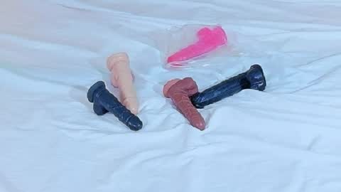 tiny_whore18 online show from April 24, 2026, 3:58 pm