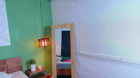 tiny_whore18 online show from May 28, 2026, 9:06 am
