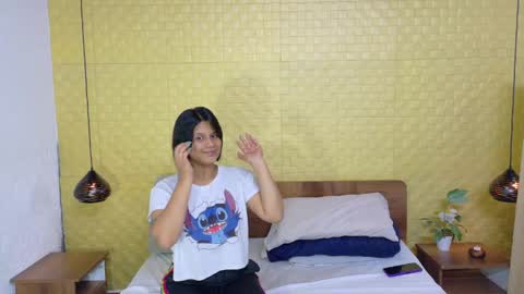 tiny_whore18 online show from June 4, 2026, 4:02 pm