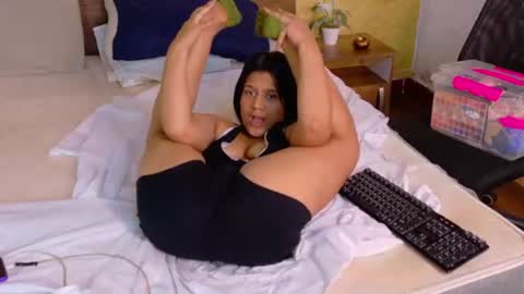 tiny_whore18 online show from June 10, 2026, 3:11 pm