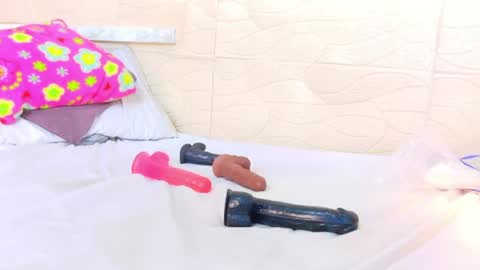 tiny_whore18 online show from July 28, 2026, 6:20 pm
