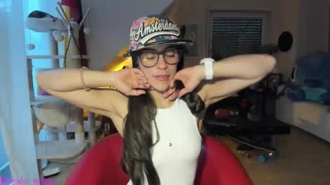 Tiny online show from October 9, 2025, 5:38 am