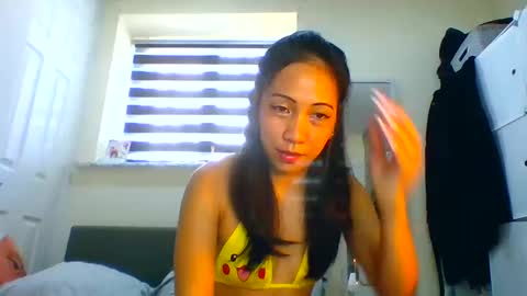 Snapshot of tinyasian911718 chatting on March 3, 2025, 12:27 pm Tinyasian911718 sweetinyasian instagram online show from March 3, 2025, 12:27 pm