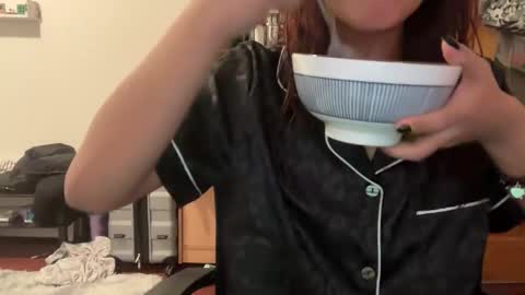 Snapshot of tinydaisy22 chatting on November 29, 2025, 8:01 pm tinydaisy22 online show from November 29, 2025, 8:01 pm