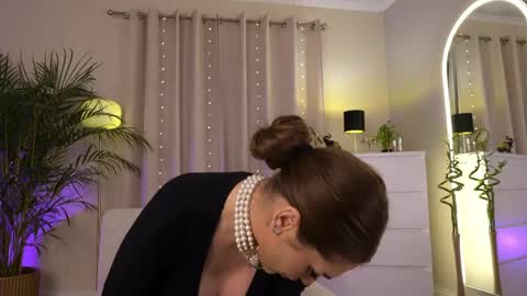 Anissa online show from April 27, 2026, 3:10 pm